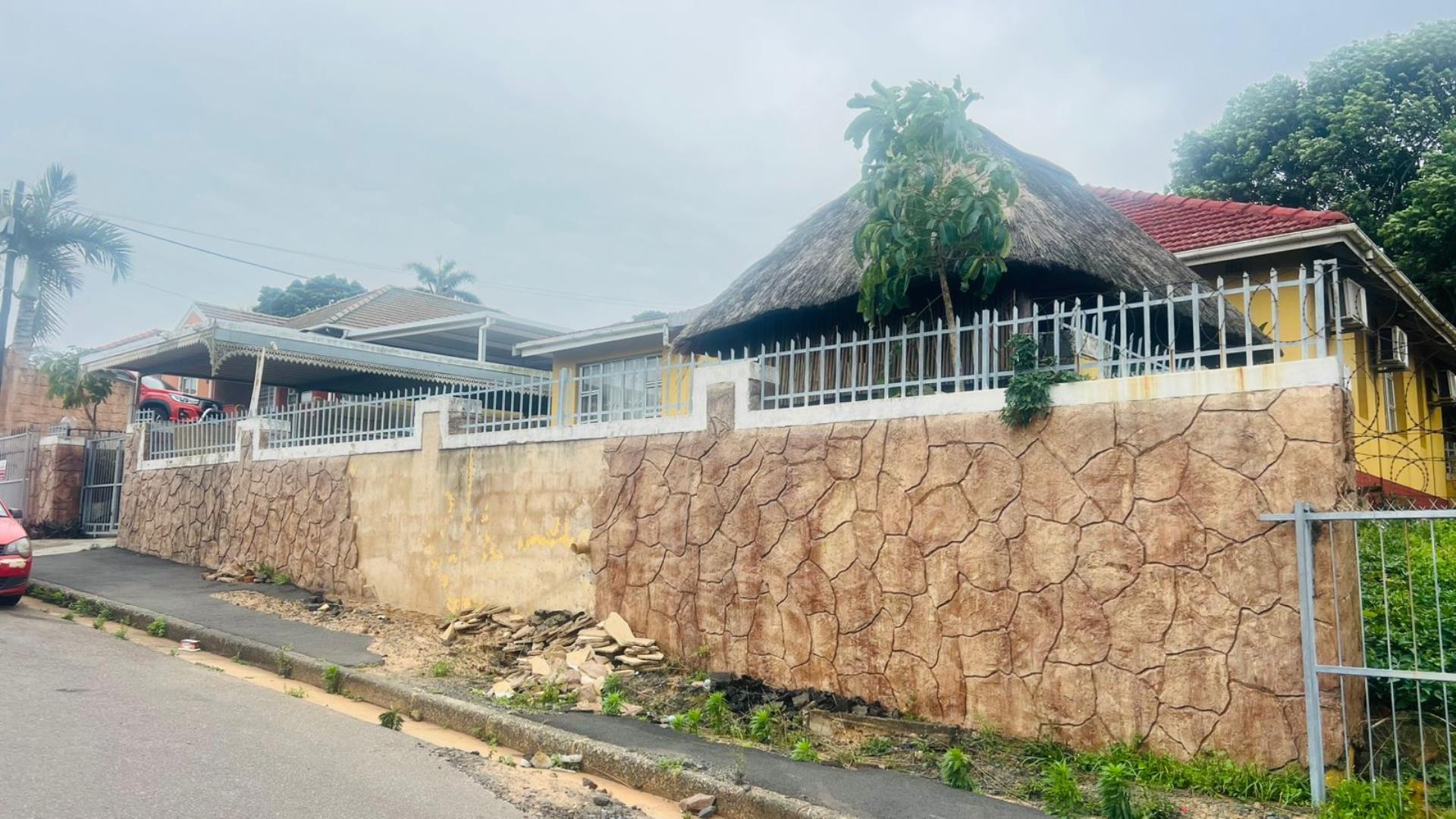 3 Bedroom House for Sale in Montclair, Durban - KwaZulu Natal