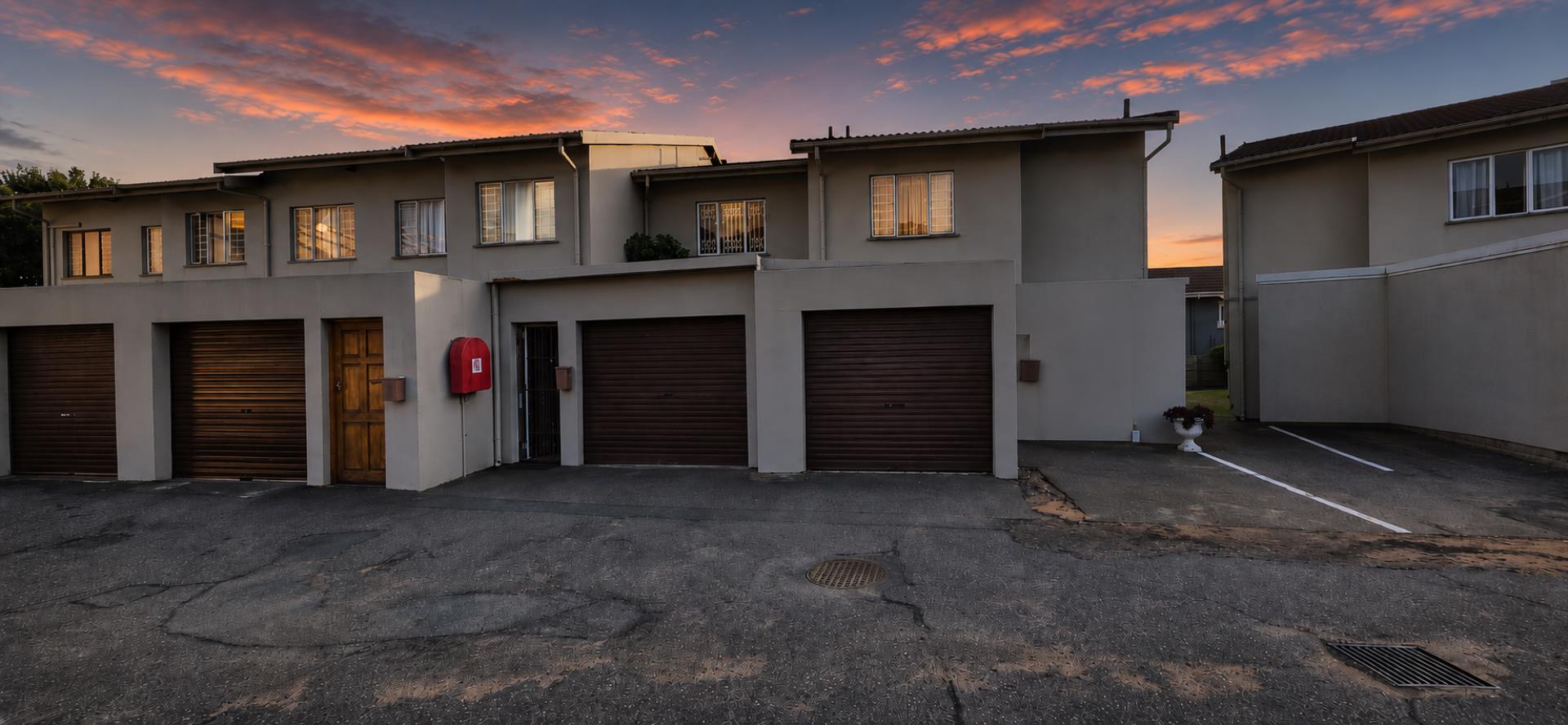 2 Bedroom Townhouse for Sale in Brighton Beach, Durban - KwaZulu Natal