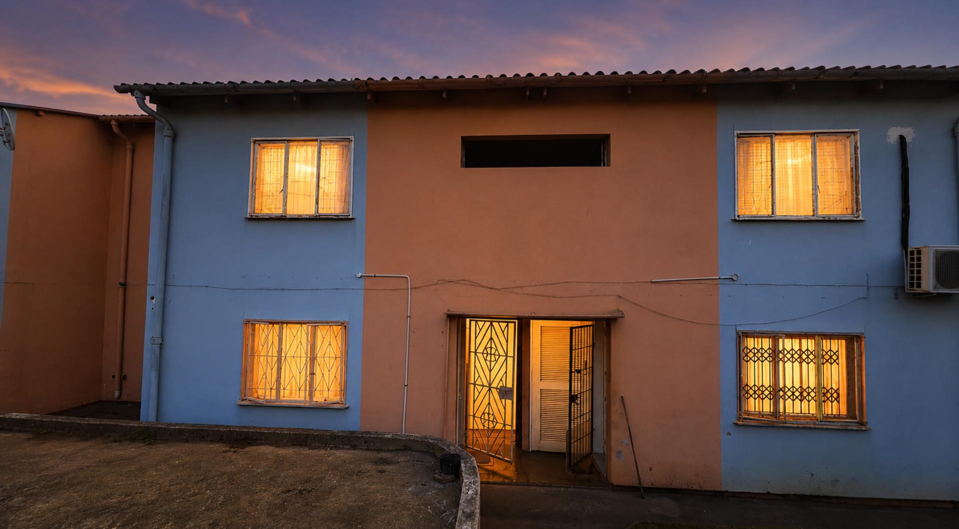 1 Bedroom Apartment for Sale in Shastri Park, Phoenix - KwaZulu Natal