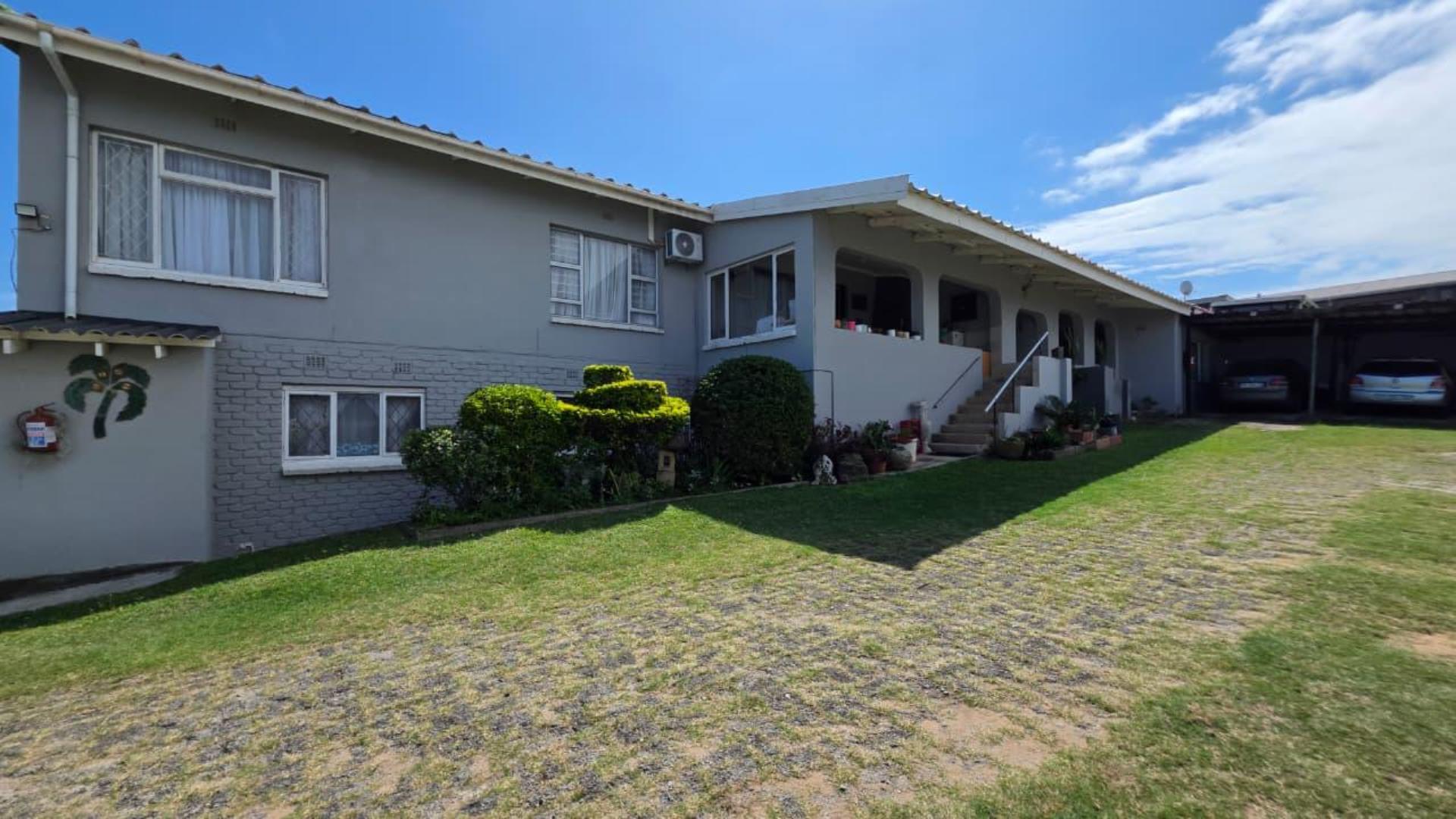 3 Bedroom Townhouse for Sale in Hibberdene, Hibberdene - KwaZulu Natal