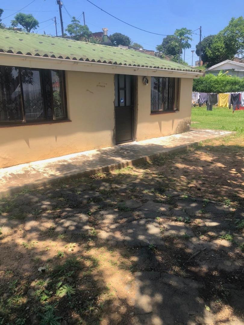 2 Bedroom House for Sale in Umlazi, Umlazi - KwaZulu Natal