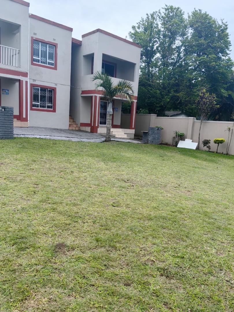 8 Bedroom House for Sale in Hibberdene, Hibberdene - KwaZulu Natal
